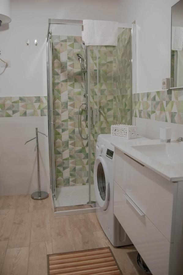 Apartment Ideisini's